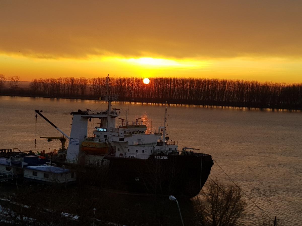 Citadel Aparthotel Galaţi Buitenkant foto